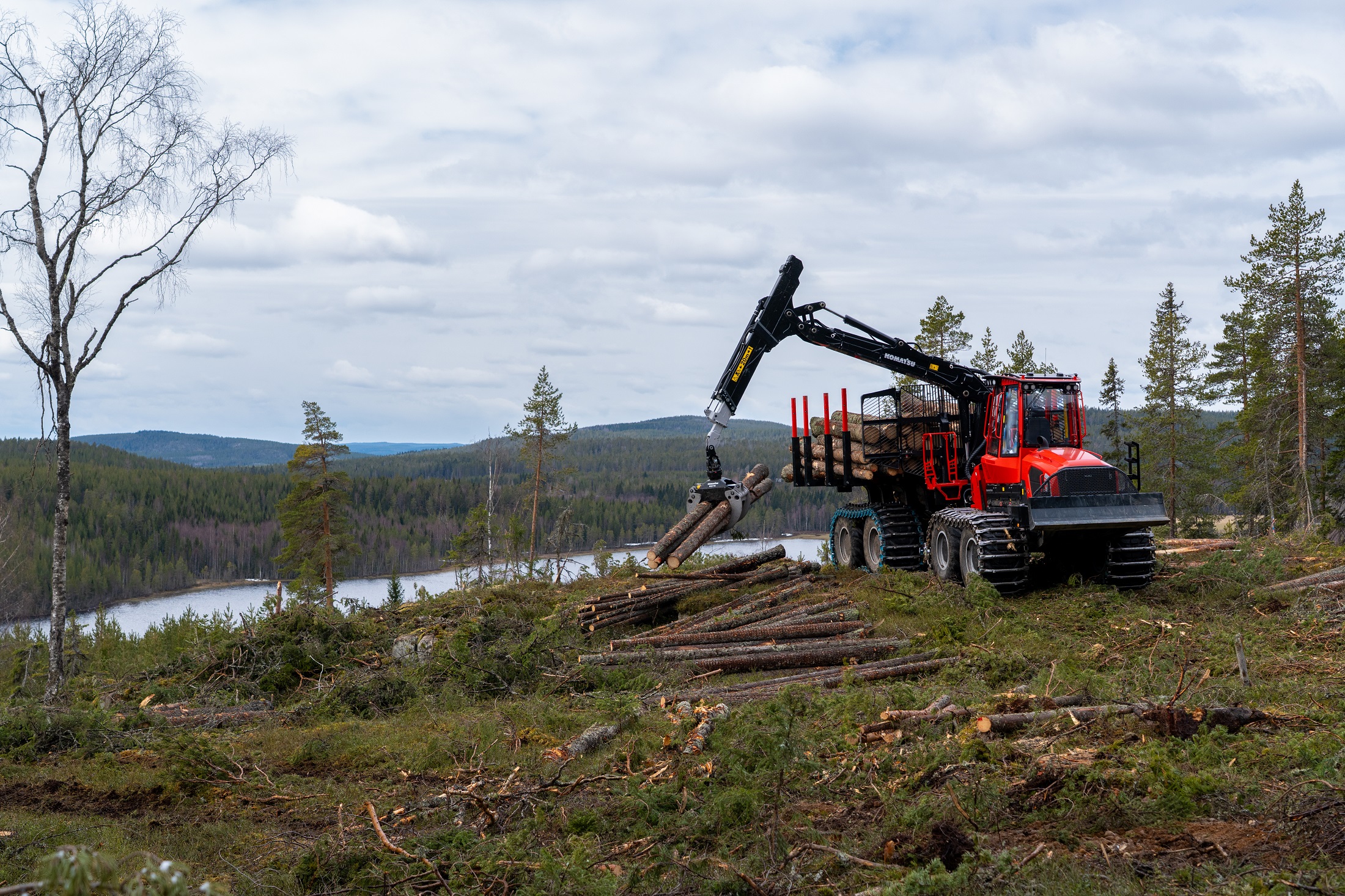 Komatsu 898 New Forwarder With 25 Tonne Load Capacity