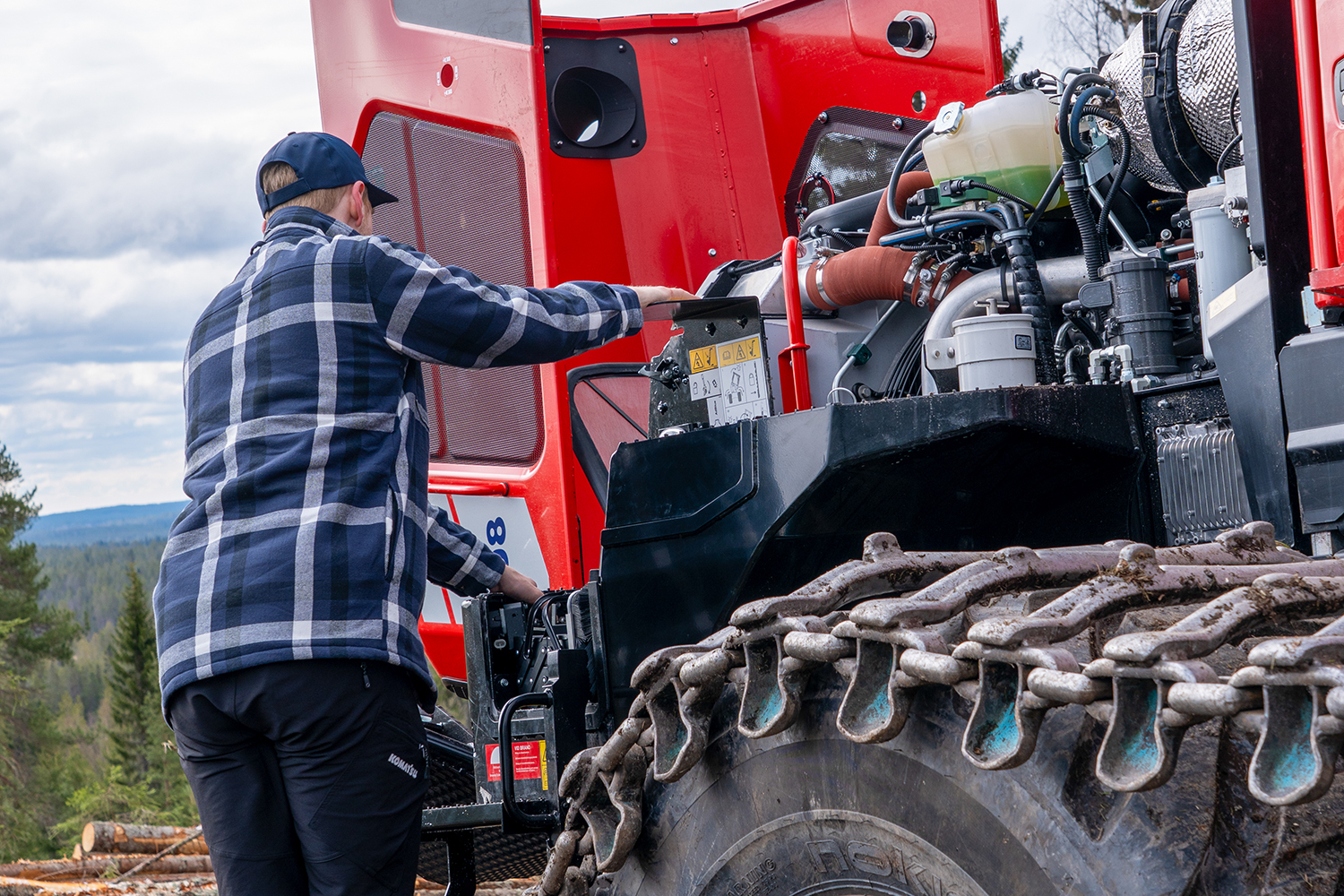 Komatsu service forwarder